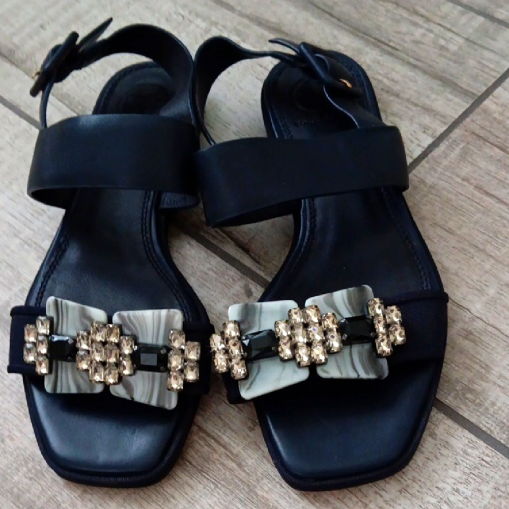 NEW!TORY BURCH DELANEY EMBELLISHED SANDALS..SIZE 6..NEW!